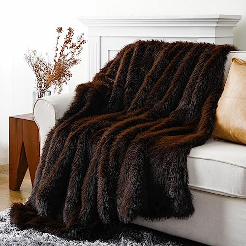 Batiilo Manta de Pelo Imitación Marrón Chocolate 150x200 cm - Manta Extra Grande Gruesa de Lujo con Pelaje Largo, Ultra Acogedora para Invierno - Ideal para Cama, Sofá o Regalo