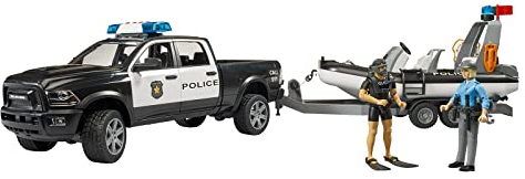 bruder 02507 - RAM 2500 Polizei Pick-up, Light and Sound Modul, Anhänger mit Boot, 2 Figuren - 1:16 Einsatzwagen, Rettungsdienst, Polizistin, Taucher, Geländewagen, Schlauchboot, bworld, Spielzeug