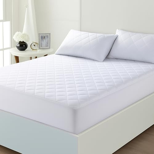 Egypto Egyptian Cotton Quilted Mattress Protector 4FT – 40cm Extra Deep Skirt - Soft, Breathable & Anti-Allergy Mattress Protector - 200 Thread Count Mattress Cover - 190cm x 122cm (Small Double)