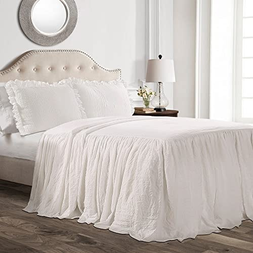Lush Decor Ruffle Skirt Bedspread Set - 3-Piece Luxurious Farmhouse Bedding - Elegant Ruffle Detail - Timeless Style - Soft Lightweight Sheets - King, White