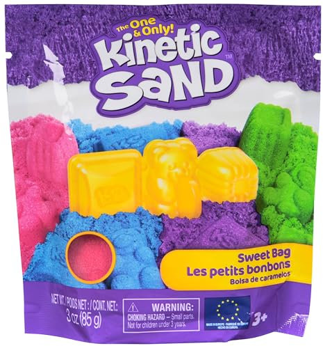 Kinetic Sand Sweet Bag - mit 85 g original magischem Sand in Einer von Vier Farben (Auswahl zufällig) und 1 Süßigkeitenförmchen für kreatives Indoor-Sand- und Rollenspiel, für Kinder ab 3 Jahren
