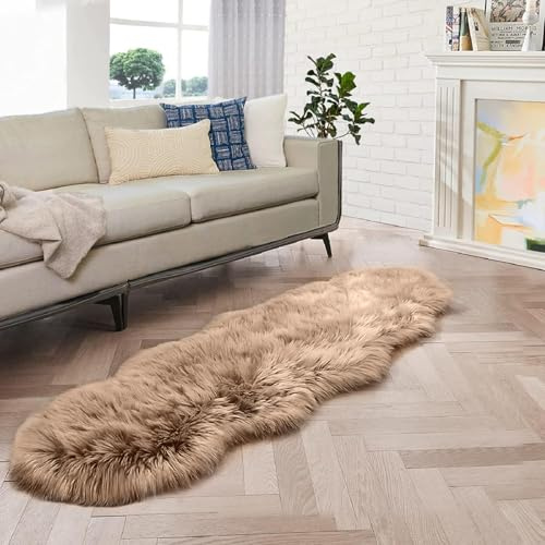 ORINOVA Teppich Flauschig Beige 60x180 cm Kuschel Teppich Fellteppich Waschbar Kunstfell Weicher Wohnzimmer Bettvorleger Schlafzimmer Fellform