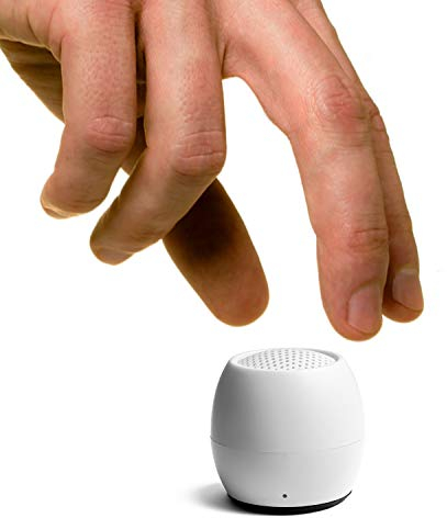Boompods Zero Mini Bluetooth Lautsprecher - tragbarer Outdoor Lautsprecher, IPX6 Wasserschutz & 5 Std. Akkulaufzeit, Kabelloser Mini Musikbox mit Mikrofon & Selfie-Funktion für Reisen, Weiß