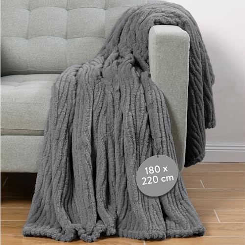HOMELEVEL Sherpa Decke Sofa 180x220 grau - Warme und Weiche Kuscheldecke Flauschig - Pflegeleicht Waschmaschinenfest - Sofadecke Couchdecke - Wohndecke Plüschdecke für Bett und Sofa