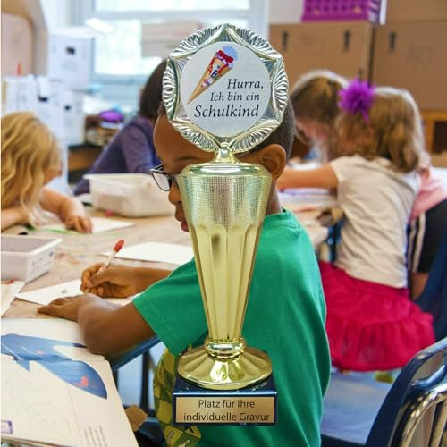 eberin · Der Stolz des Schuleintritts: Erstklässler-Pokal · Schultüte Pokal · 'Hurra ich Bin EIN Schulkind' Trophäe · Kinderpokal mit Wunschtext · Höhe 21,5 cm (MIT Gravur)