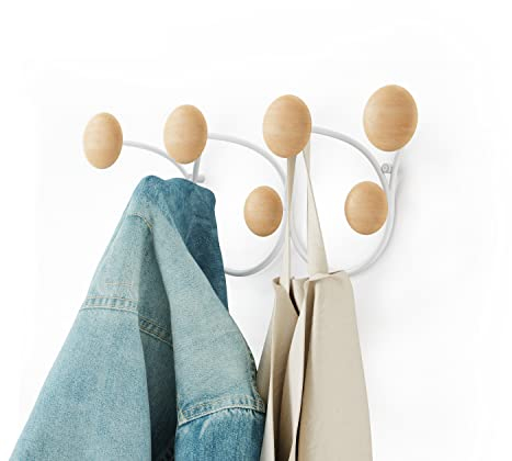 Umbra Dotsy Wandgarderobe, dekorative Garderobenleiste mit 7 Haken für Jacken, Schals, Taschen, Rucksäcke und Mehr, Weiss/Natur