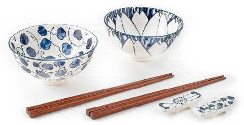 H&H Confezione 8 Pezzi Sushi Tsubaki in Porcellana Decorata, 2 Coppe da 12 cm, 2 Coppie di Bacchette in Legno, 2 Appoggia Bacchette in Porcellana, Microonde e Lavastoviglie