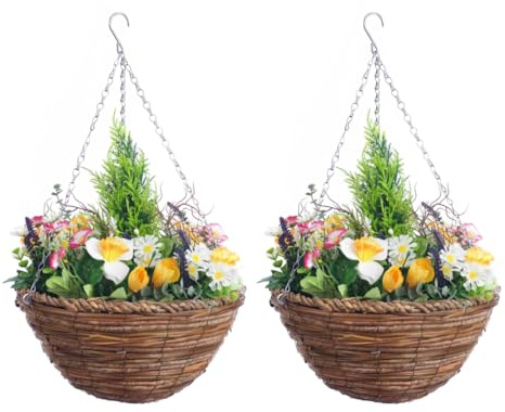 Ett par bästa konstgjorda blandade ängblommor visas i 25 cm vävda dekorativa hängande korgar (vit (ormbunke))