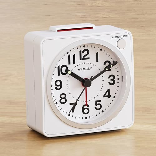 AYRELY Liten analog resemorgon väckarklocka 6,6 × 3,5 cm - ultrakompakt, tyst utan tickande, batteridriven med snooze och belysning, retro sänglampa