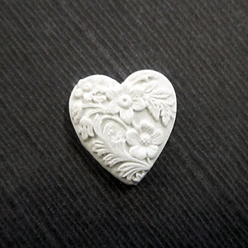 Vaquerprofumatori oggettistica profumata in Gesso (LD1009) Cuore con Rilievo Fiori pz 24 CM2X2,5