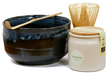Matcha Tee Set Shinto® Gold - Super Premium Bio Matcha Tee - beschattet & handgepflückt aus Uji Japan inkl. handgefertigter Schale, Besen & Löffel für die traditionelle japanische Teezeremonie
