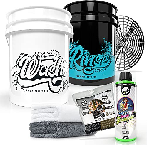 Nuke Guys Kit de lavage professionnel pour un lavage optimal à la main : seau de lavage + seau à rinçage 5 litres + insert anti-saleté Grit Guard + shampooing épais NukeGuys 500 ml + Lot de 2 chiffons