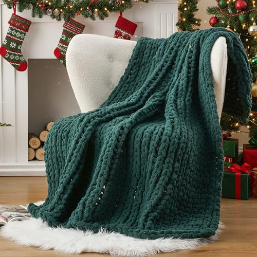Battilo Chunky Knit Blanket Throw, Christmas Knitted Throw Green 125x150cm | Soft Thick Handmade Chenille Yarn Crochet Blankets Dark Green Throws for Sofa Bed Couch Home Decor