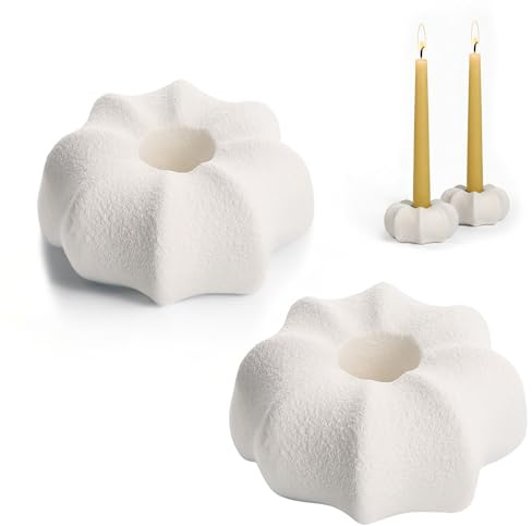 Portacandele Danilovo in ceramica minimalista – portacandele scultoreo moderno per candele taper, finitura effetto pietra texturizzata bianca — decorazione per casa, regalo design, 2 pz