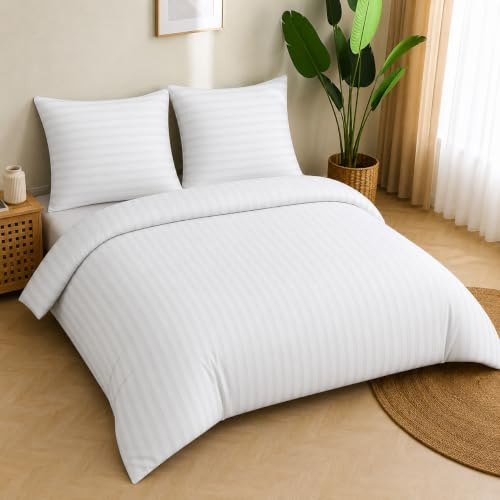 Pamposh Geprägte Satin-Streifen Bettwäsche 200x220 cm – 3-teiliges Mikrofaser Bettbezug Set mit 2 Kissenbezügen 80x80 cm, Weiche & Atmungsaktive Satin-Bettwäsche, Pflegeleicht & Elegant