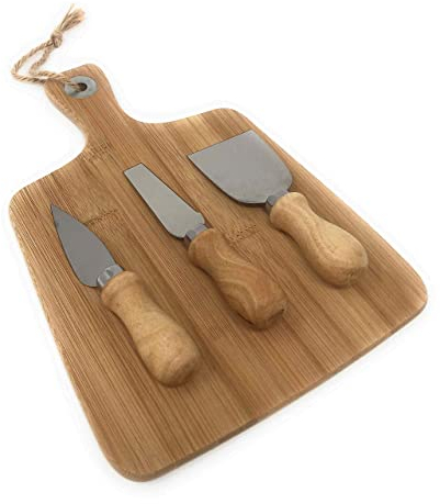 Bistro Juego de 4 utensilios de queso con tabla de cortar de bambú y 3 cuchillos de queso con mango de madera.