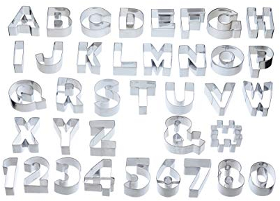 KitchenCraft Sweetly Does It - Set di 34 stampini per biscotti con custodia, in confezione regalo, in metallo