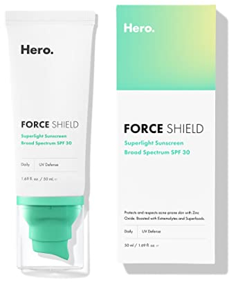 Force Shield Superlight Sunscreen SPF 30 de Hero Cosmetics - Everyday SPF 30 for Acne-Prone Skin with Zinc Oxide, Green Surge and Extremolytes, Fragrance Free and Reef Safe (50 ml)