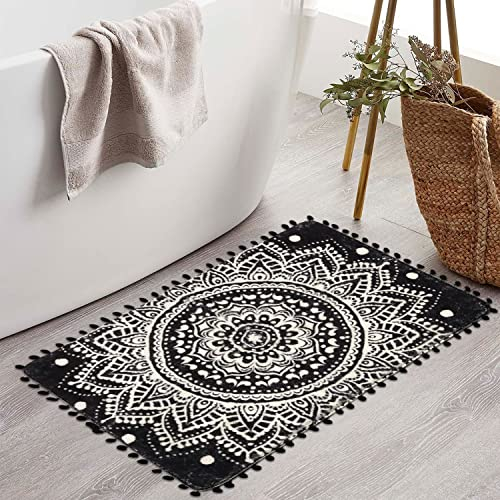 Boho Kleine Badezimmerteppiche Mandala Weiche Fußmatte mit Pom Pom Fransen Überwurfteppiche rutschfest Flauschiger Teppich für Eingangsbereich Badewanne Waschbecken Schlafzimmer (Schwarz, 60x90cm)