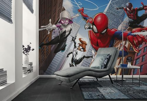 Komar Vlies Fototapete - Marvel Spider-Man Swinging Crew - Größe 400 x 250 cm