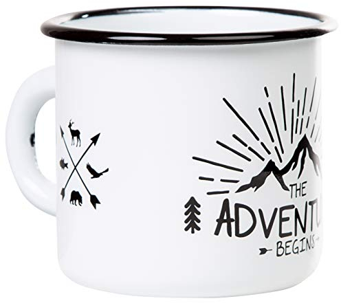 MUGSY Emaille Tasse, The Adventure Begins, 330 ml, Camping Tasse, Retro Design, weiß
