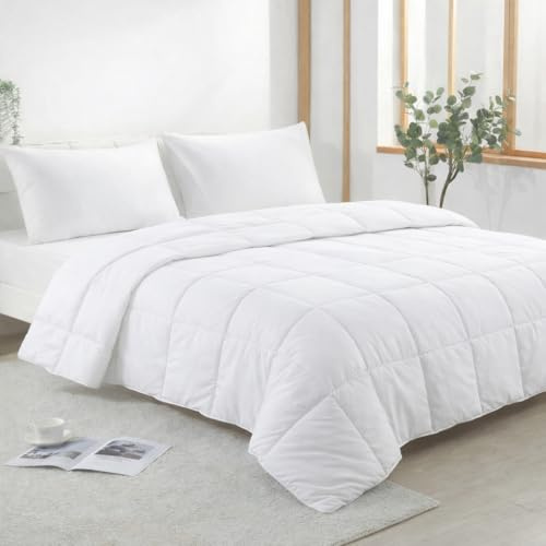 Richbond - Couette 220x240 Légère (200 g/m²) Lit 2 Personnes – Fibre Gonflante Recyclée - Microfibre De Polyester Brossée – Douce, Légère Et Lavable en Machine - Idéal Printemps/Été (TOG 4,5)