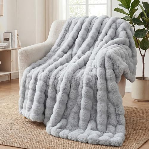 Coperta Plaid Super Morbida Pile Peluche di Coniglio Caldo e Spesso 230x250cm, 1000 g/m² Divano Coperta Fluffy di Alta Qualità, Versatile Coperta Matrimoniale per Camera da Letto Viaggi, Grigio Chiaro