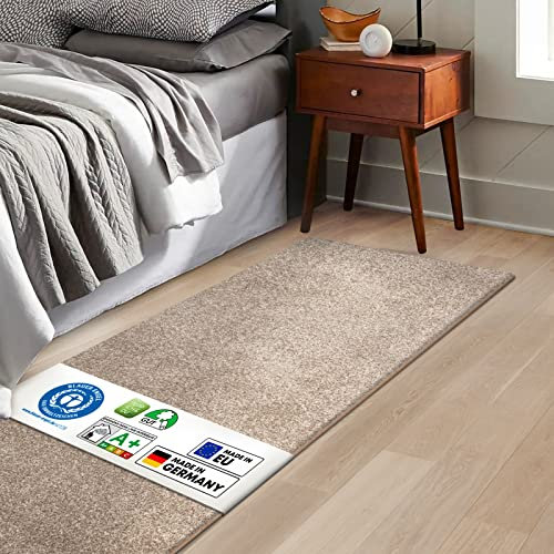 KARAT Bettvorleger Lyon - edle Velours Bettumrandung - Teppich Läufer für Schlafzimmer Wohnzimmer - Flauschiger Teppichläufer (80 x 120 cm, Beige)