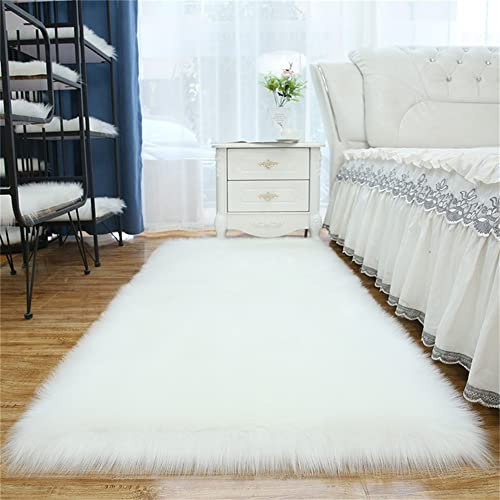 Tomifine Faux Sheepskin Rug Soft Fluffy Fur Area Rugs Shaggy Carpet for Bedroom Rug Washable Anti-Slip Mats Floor Sofa Bedside Carpet Home Decor (30 x 30 cm,White)