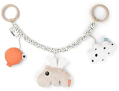 Done by Deer Kinderwagenkette Happy Clouds Sand - Baby Zubehör, Unterhaltung für unterwegs ab 0 Monate – Das Babyspielzeug kann am Gitterbett, Laufstall oder Kinderwagen befestigt Werden