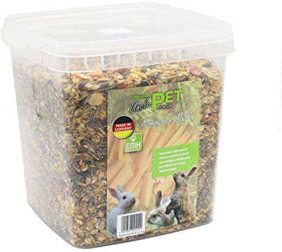 Eggersmann Uncle Pet 2,5 kg Kaninchenfutter - Premium Kaninchen Müsli - Kaninchen Futter mit der natürlichen Kraft aus Kräutern und Karotten - Kaninchenzubehör (2,5 kg Eimer)