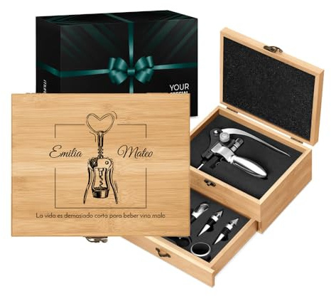 Maverton Set de Vino Personalizado - Regalos Originales para Hombre y Mujer - Caja de Bambú con Tapa - Incluye Tapones Sacacorchos Termómetro y Anillo Antigoteo - Para Aniversario Boda Parejas-Abridor