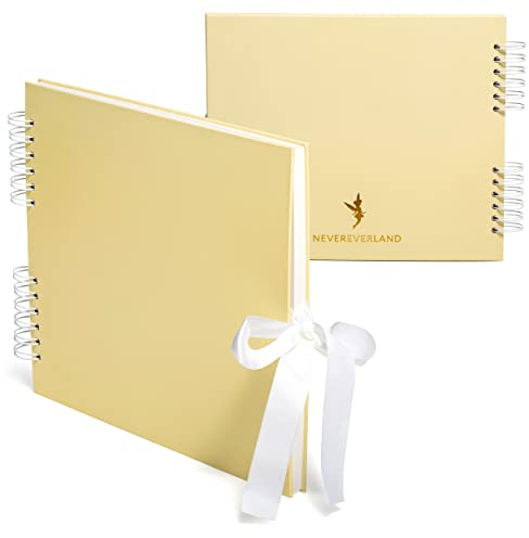 Never Ever Land Scrapbook-Album - 30 x 25 cm Fotoalbum mit 80 glatten 250-g/m²-Seiten - Stabiles Hardcover mit niedlicher Schleife - Perfekt für Baby-, Hochzeits- & Familienfotos – Gelb