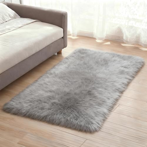 Faux Fur Sheepskin Rug, Fluffy Area Rug for Living Room, Washable Rug for Bedroom, Small Area Rug, Sofa Carpet, Home Decoration Carpet (Gray, 23.6 x 35.4 Inch)