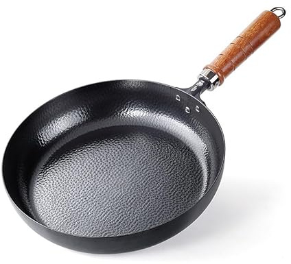 MITSUMOTO SAKARI 28 cm Smidd Järnpanna, Kolstålspanna med Platt Botten och Handtag i Sapeleträ