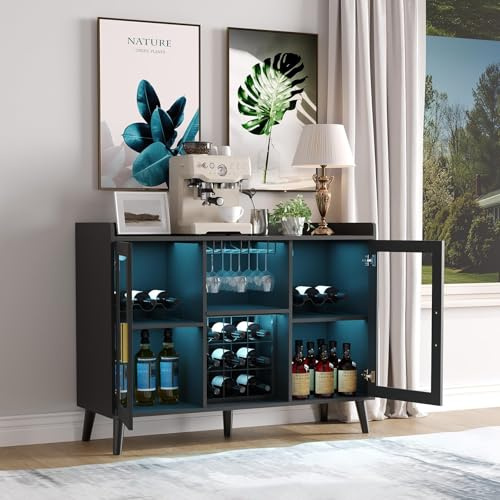 Hapihom Armario para vino con luz LED, armario de bar con botellero extraíble y 9 soportes de cristal, armario de bar con 2 puertas, aparadores buffet de madera para entrada, salón, cocina, comedor