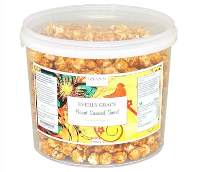 Everly Grace Popcorn – Peanut Caramel Swirl, 600 g – Seau de popcorn au caramel et au beurre de cacahuète, produit en Allemagne