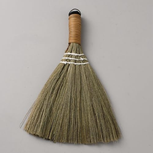 GORGECRAFT Scopa A Mano Da 300x185mm con Manico In Morbida e Bambù Naturale Colore Kaki Scuro Tradizionale Fatta A Mano Resistente con Setole Angolate In Paglia Ideale Pulire e Spazzare Perfetta Hallo