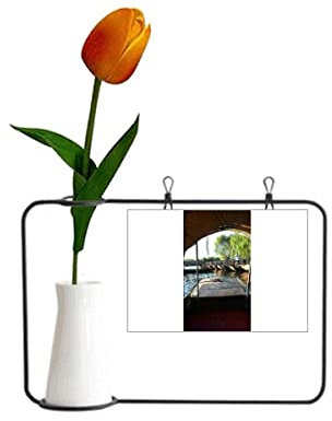 Scena della decorazione del vaso di fiori artificiale del tulipano di modo di arte deco all'esterno