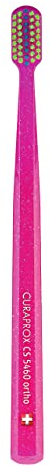 Curaprox CS 5460 Kieferorthopädische Zahnbürste – Zahnspangenpflege Für Erwachsene | Sanfte Reinigung Mit Bracketrille | Magenta-grün | Einzelpackung