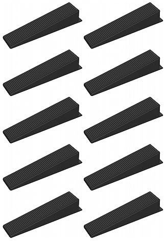 JZK 10x Cuñas del panel cerca para dejar de golpear y traquetear, cuñas concretas poste de cerca, cuñas cerca plástico negro para postes de concreto, cuñas para nivelar muebles