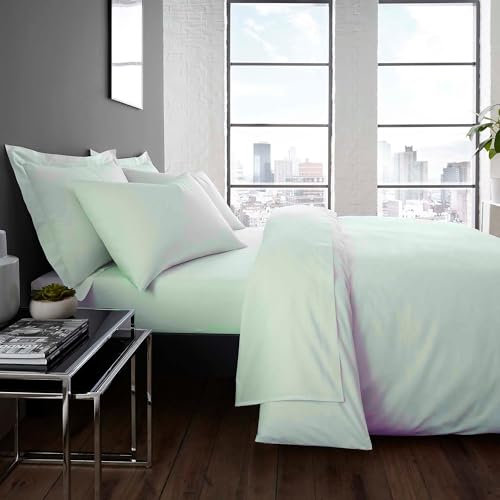 Serene Mint Green Fitted Sheet Double (190x140x32cm) – 32cm Deep – Soft Polycotton – Elastic Corners – Washable Bed Sheet – Light Green Bedding – Easy Care Linen – Breathable Mattress Cover