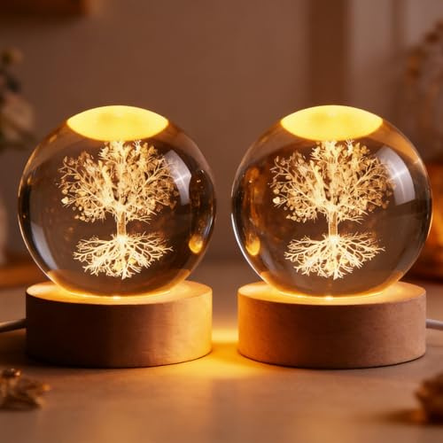 2 Pezzi Luce Notturna 3D in Cristallo: Sfera di Vetro 60mm con Albero della Vita, Lampada USB 3D con Incisione Albero della Vita, Luce Notturna in Sfera di Vetro con Base in Legno LED per Natale