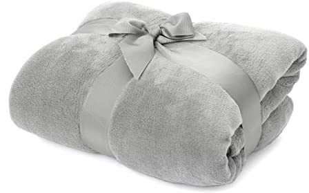 Lumaland Kuscheldecke 220x240cm aus herrlich kuscheligem 100% Coral Fleece | Warme & atmungsaktive Sofadecke aus besonders weichen Fasern zum Entspannen drinnen oder draussen [Hellgrau]