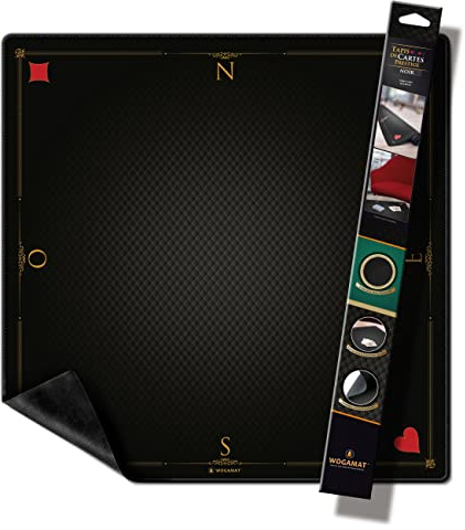 WOGAMAT Officiel - Tapis De Carte À Jouer Luxe Noir pour Tarot, Poker, Contrée, Coinche 60 X 60 Cm– Neoprene Epais Antiderapant sur Tout Type De Surface –Glisse des Cartes Parfaite Tout Type De Jeu