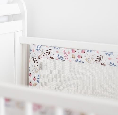 LOOLAY Bettumrandung für 120 x 60 cm Babybett – 2 Teiliges 110 x 30 cm Atmungsaktives Bettumrandung aus Netzstoff – Babybett Umrandungen – Klettverschluss stark Befestigung (Rosa Beige Blumen)