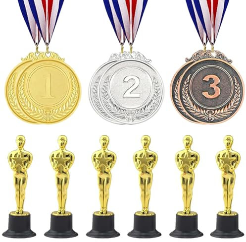 NIEEKRUN 12 Stück Medaillen und Pokale, Pokal Klein, Goldene Pokal, Medaillen Pokal Kinder, Pokal Kindergeburtstag, Goldfarbenen Figur Party Pokale, Mini Pokal Gold für Fußball-Sportauszeichnungen