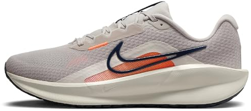 Nike Herren Downshifter 13 Laufschuh, Lt Iron Ore/Thunder Blue-Total, 43 EU
