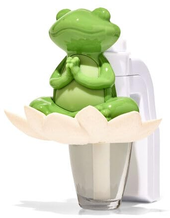 Bath Body Works Wallflowers Fragrance Plug Yoga Frog Nightlight, 1 Count (Pack of 1)
