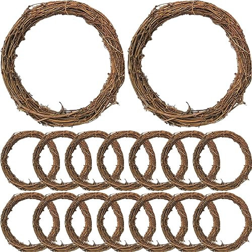 HOMSFOU 16 Pièces Couronne De Vigne Anneaux Mini Rotin Naturel Branche De Vigne Couronne Cerceau pour Bricolage Artisanat Mariage Décors Fête Noël